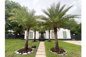 1131 W Page Dr, DELTONA