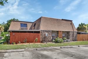 401 Terrace Ct, SANFORD