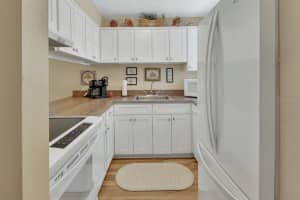 20 FAIRWAY COURT, DELAND, FL 32724 - MLS#MFRV4944097