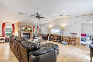 810 PLUM NEARLY LANE, LADY LAKE, FL 32159 - MLS#MFRV4944246