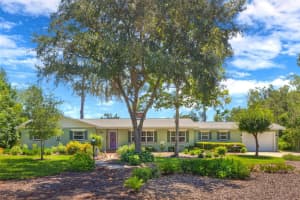 709 Pine Tree Ct, DELAND