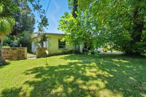 1990 LAKE DRIVE, NEW SMYRNA BEACH, FL 32168 - MLS#MFRV4944254