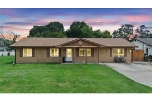 1463 Agatha Dr, DELTONA