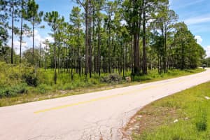 2074 LAREDO DRIVE, DELTONA, FL 32725 - MLS#MFRV4944361