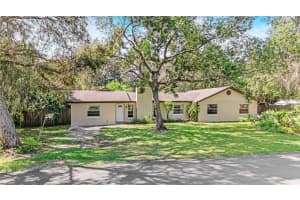 2428 W Orange Rd, DELAND