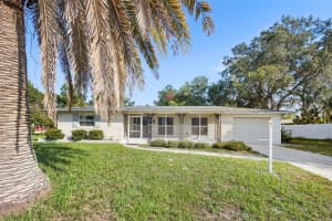 930 Troy Dr, DELTONA