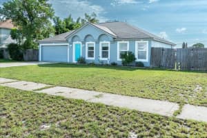 647 HOLBROOK AVENUE, DELTONA, FL 32738 - MLS#MFRV4944685