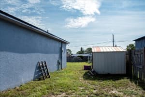 647 HOLBROOK AVENUE, DELTONA, FL 32738 - MLS#MFRV4944685