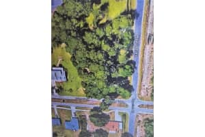 WEST PKWY, DELAND, FL 32724 - MLS#MFRV4944820