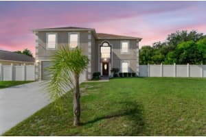1287 Voyager St, DELTONA