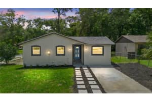 800 HUBBARD AVENUE, DELAND, FL 32720 - MLS#MFRV4945013