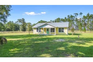 5717 US HIGHWAY 17, DE LEON SPRINGS, FL 32130 - MLS#MFRV4945026