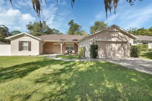 327 STONEBRIDGE LANE, ORANGE CITY, FL 32763 - MLS#MFRV4945084