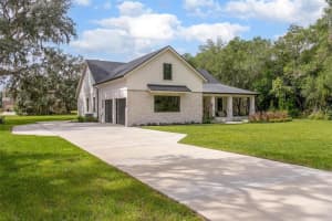 220 Ridge Blvd, DELAND