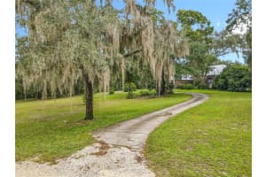 520 FOREST CREEK RUN, DE LEON SPRINGS, FL 32130 - MLS#MFRV4945239