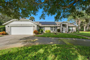 2 Silver Lake Way, ORMOND BEACH