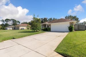 32 WOOD ARBOR LANE, PALM COAST, FL 32164 - MLS#MFRV4945307