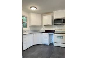 330 WOODLAND BOULEVARD, DELAND, FL 32720 - MLS#MFRV4945329