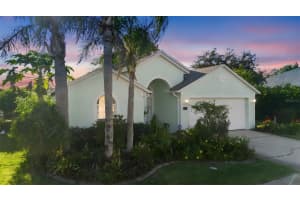 114 Carnival Dr, DAYTONA BEACH