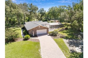 820 DE LA BOSQUE, LONGWOOD, FL 32779 - MLS#MFRV4945590