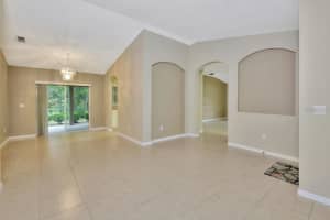 1300 Benton Lake Dr E Deland, FL 32724 - Off Market