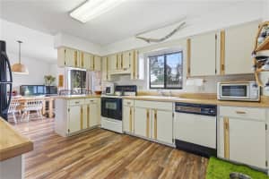 3220 QUEEN PALM DRIVE, EDGEWATER, FL 32141 - MLS#MFRV4946077