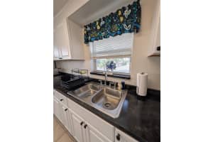 402 AUBURN DR, DAYTONA BEACH, FL 32118 - MLS#MFRV4946250