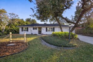 995 SWEETBRIER DRIVE, DELTONA, FL 32725 - MLS#MFRV4946426