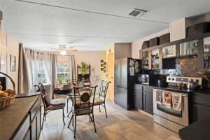 122 LEISURE WORLD DRIVE, DEBARY, FL 32713 - MLS#MFRV4947050