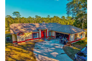 330 Bonnie Ln, ORANGE CITY