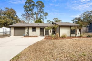 286 Valencia Rd, DEBARY