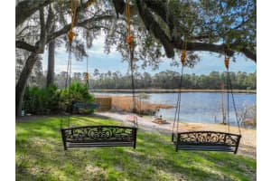 32600 Red Oak Dr Eustis, FL 32736 - Off Market