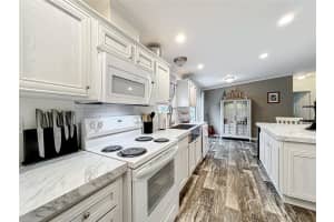 32600 Red Oak Dr Eustis, FL 32736 - Off Market