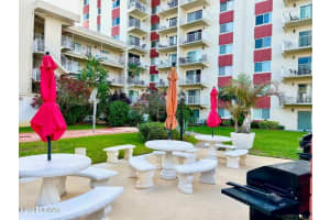 2711 HALIFAX AVENUE, DAYTONA BEACH, FL 32118 - MLS#MFRV4947370