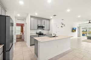 2147 GREEN VALLEY STREET, DAYTONA BEACH, FL 32124 - MLS#MFRV4947398