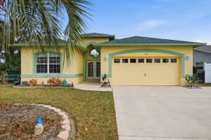 32 Comanche Ct, PALM COAST