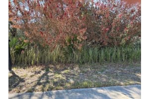 825 FORT SMITH BOULEVARD, DELTONA, FL 32738 - MLS#MFRV4947537