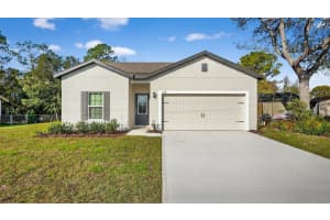1538 Agatha Dr, DELTONA