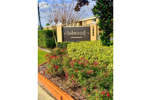 1000 LAKE OF THE WOODS BOULEVARD, FERN PARK, FL 32730 - MLS#MFRV4947751