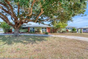 2614 N Peninsula Dr, DAYTONA BEACH