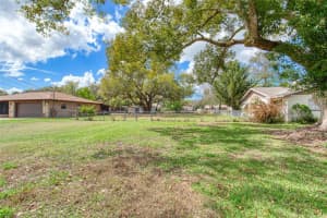 27727 LOIS DRIVE, TAVARES, FL 32778 - MLS#MFRV4947831