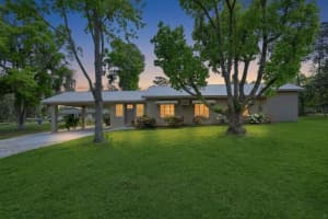 4611 GRAND AVENUE, DE LEON SPRINGS, FL 32130 - MLS#MFRV4947922