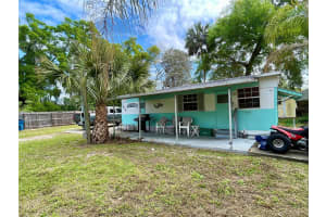 5075 CENTRAL AVENUE, DE LEON SPRINGS, FL 32130 - MLS#MFRV4948079