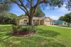 415 DEANNA CIRCLE, DELAND, FL 32724 - MLS#MFRV4948136
