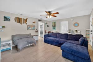 327 LONDON ROAD, DAYTONA BEACH, FL 32117 - MLS#MFRV4948167