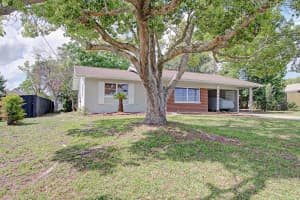 720 CRESTVIEW DRIVE, ORANGE CITY, FL 32763 - MLS#MFRV4948507