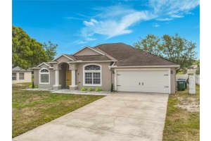 1935 E Anchor Dr, DELTONA