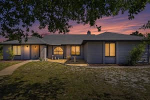 168 Community Dr, DEBARY