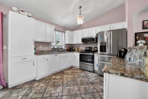 253 WILLIAMS AVENUE, ORANGE CITY, FL 32763 - MLS#MFRV4948946