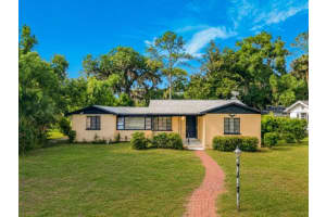 948 NE 6TH ST, OCALA, FL 34470 - MLS#MFRV4949632